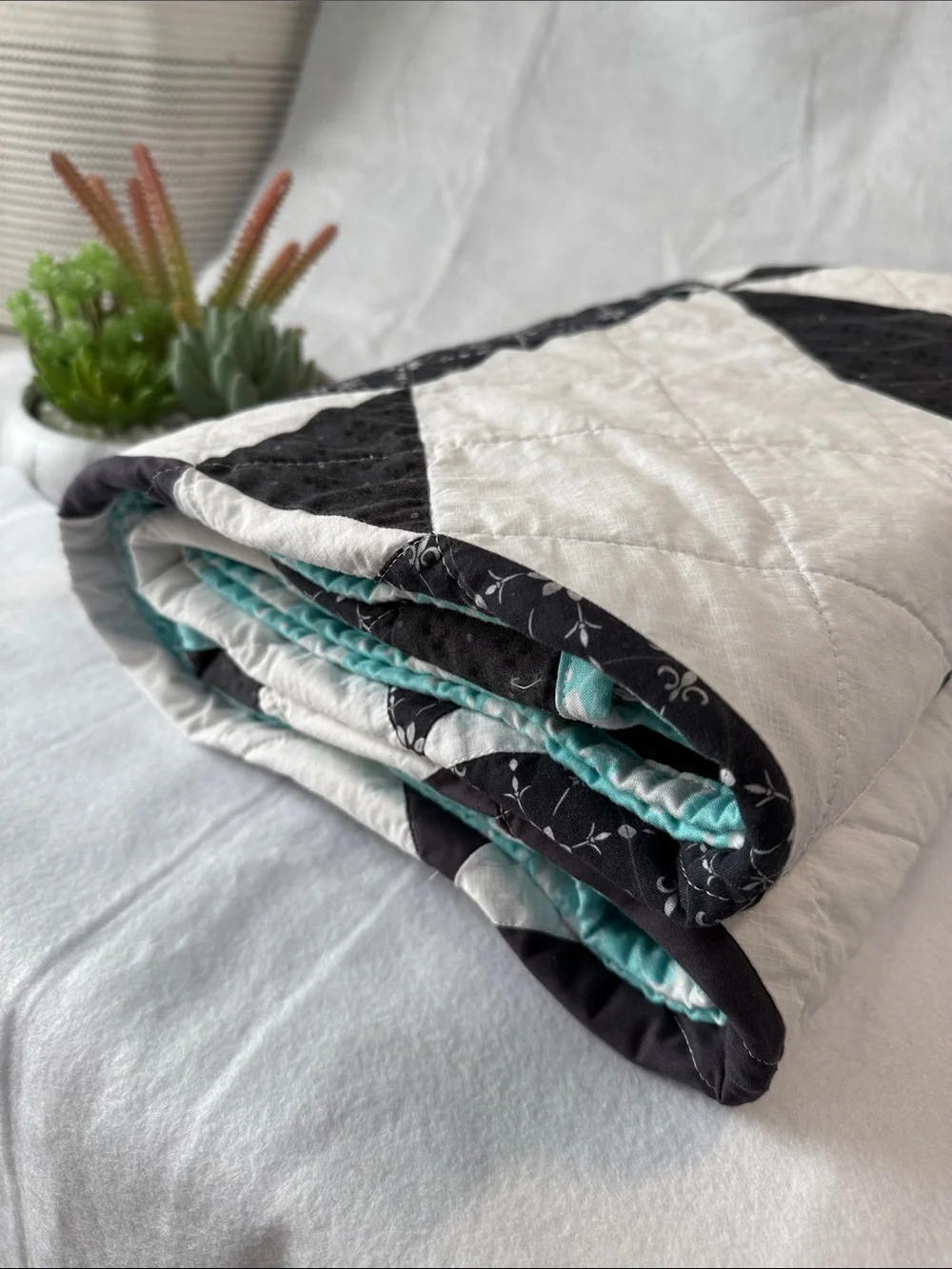 Black & White Star Quilt - Modern Geometric